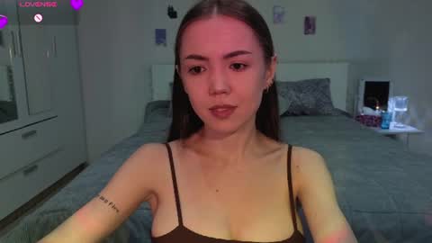 Snapshot of sweetieee_kira chatting on 07/24/26, 08:01 sweetieee_kira online show from 07/24/26, 08:01