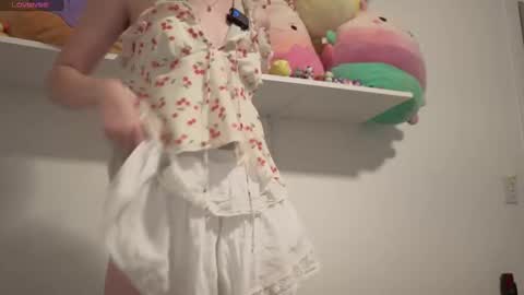 Snapshot of sweetiek1tty chatting on 10/14/25, 12:33 Sweetiek1tty online show from 10/14/25, 12:33