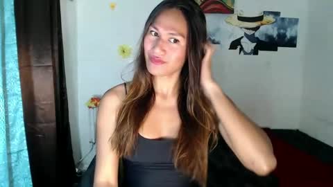 Snapshot of sweetiekimz chatting on 03/10/25, 04:46 Rosemarie online show from 03/10/25, 04:46