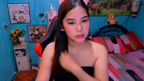 Nicole online show from 01/15/25, 04:47