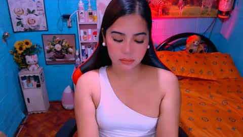 Nicole online show from 02/13/25, 02:01