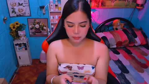 Nicole online show from 02/19/25, 08:01