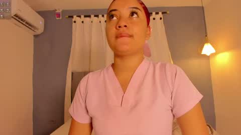 Snapshot of sweetkimmie_ chatting on 04/22/26, 11:12 Isabel online show from 04/22/26, 11:12