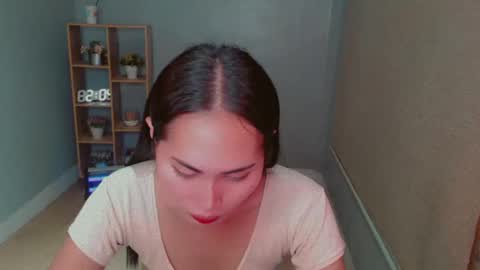 Snapshot of sweetladyboyx chatting on 12/14/24, 03:18   online show from 12/14/24, 03:18