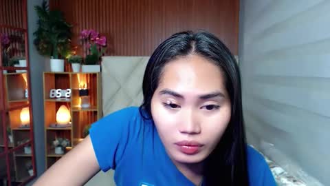 Snapshot of sweetladyboyx chatting on 10/02/25, 11:23   online show from 10/02/25, 11:23