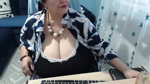 Snapshot of sweetladyrebeka chatting on 05/03/26, 12:55 Rebeka online show from 05/03/26, 12:55