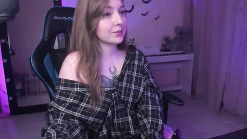 Lala online show from 10/21/25, 09:04