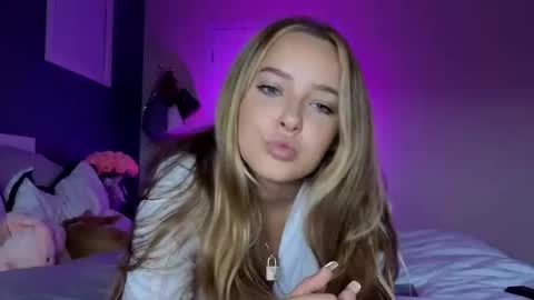 Dolly online show from 02/16/26, 07:04