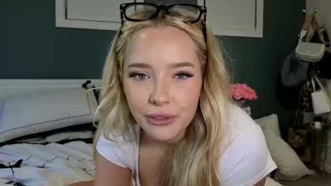 Dolly online show from 04/03/26, 06:33