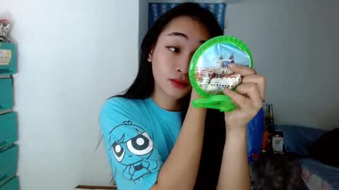 Snapshot of sweetlilly_18 chatting on 12/02/24, 02:20 Lilly online show from 12/02/24, 02:20