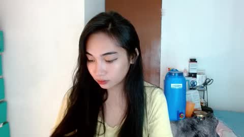 Snapshot of sweetlilly_18 chatting on 01/02/25, 02:24 Lilly online show from 01/02/25, 02:24