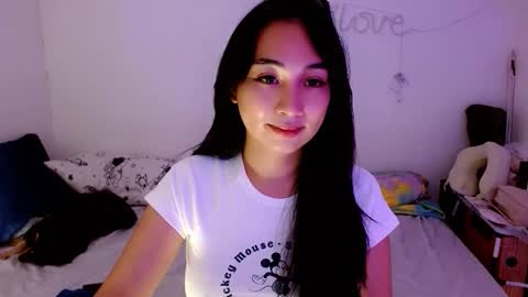 Snapshot of sweetlilly_18 chatting on 09/12/25, 03:17 Lilly online show from 09/12/25, 03:17