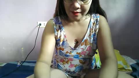 Snapshot of sweetliza20 chatting on 05/22/26, 02:30 Liz online show from 05/22/26, 02:30