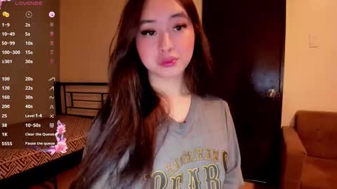 Zoe online show from 11/12/25, 04:46