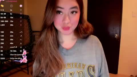 Snapshot of sweetlovepinay04 chatting on 06/14/26, 02:52 Zoe online show from 06/14/26, 02:52