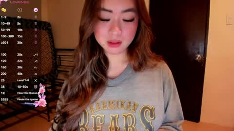 Snapshot of sweetlovepinay04 chatting on 06/19/26, 05:06 Zoe online show from 06/19/26, 05:06