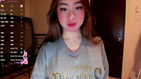 Snapshot of sweetlovepinay04 chatting on 07/13/26, 04:04 Zoe online show from 07/13/26, 04:04