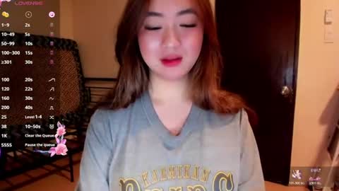 Snapshot of sweetlovepinay04 chatting on 07/25/26, 02:36 Zoe online show from 07/25/26, 02:36