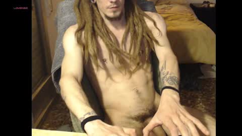 Snapshot of sweetlululove chatting on 02/12/25, 07:35 akiles online show from 02/12/25, 07:35