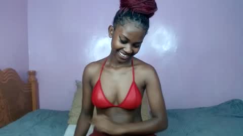 Snapshot of sweetlykaya chatting on 06/23/26, 11:47 KAYA online show from 06/23/26, 11:47