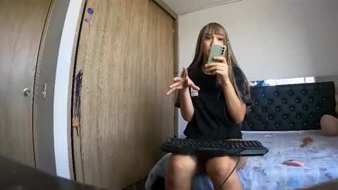 Snapshot of sweetmagic6 chatting on 12/20/25, 07:21 sweetmagic6 online show from 12/20/25, 07:21