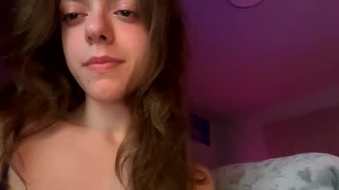 Snapshot of sweetmarie223 chatting on 04/16/26, 04:35 sweetmarie223 online show from 04/16/26, 04:35
