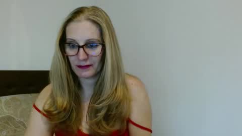 Snapshot of sweetmayaxoxo chatting on 01/06/25, 02:25 sweetmayaxoxo online show from 01/06/25, 02:25