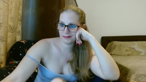 Snapshot of sweetmayaxoxo chatting on 02/28/25, 12:52 sweetmayaxoxo online show from 02/28/25, 12:52