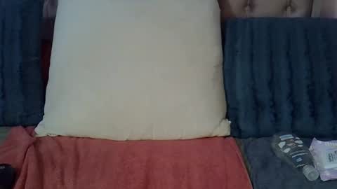 Snapshot of sweetmellowx1 chatting on 01/25/25, 10:29 sweetmellowx1 online show from 01/25/25, 10:29