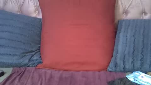 Snapshot of sweetmellowx1 chatting on 02/17/25, 02:37 sweetmellowx1 online show from 02/17/25, 02:37