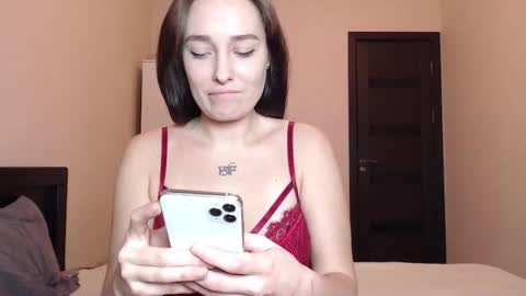 Mia online show from 03/04/26, 10:05