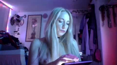 Snapshot of sweetmkb chatting on 06/01/26, 12:18 Aria online show from 06/01/26, 12:18
