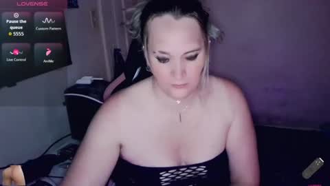 Snapshot of sweetmorgan90 chatting on 06/17/26, 01:52 SweetMorgan online show from 06/17/26, 01:52