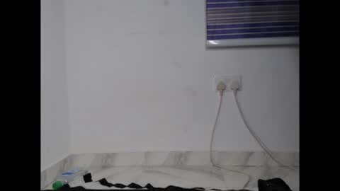 Snapshot of sweetnectarx chatting on 11/19/25, 01:16 sweetnectarx online show from 11/19/25, 01:16