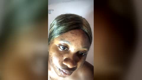 Snapshot of sweetness755325 chatting on 12/22/25, 01:19 sweetness755325 online show from 12/22/25, 01:19