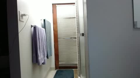 April online show from 02/03/25, 07:40