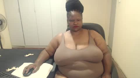 sweetnoziexxx online show from 02/05/25, 06:56