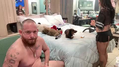 Snapshot of sweetnsexy95 chatting on 11/28/25, 05:15 WeAim2PZzz online show from 11/28/25, 05:15