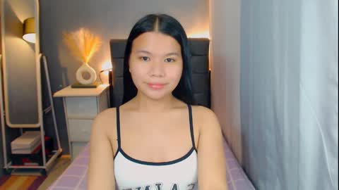 Snapshot of sweetnwildts chatting on 04/25/26, 02:36 Ghena online show from 04/25/26, 02:36