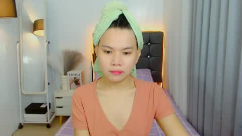 Snapshot of sweetnwildts chatting on 07/11/26, 10:18 Ghena online show from 07/11/26, 10:18