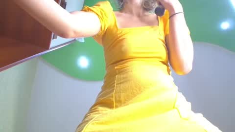 Snapshot of sweetpairfun chatting on 09/22/25, 05:42 Veronica and Alex online show from 09/22/25, 05:42