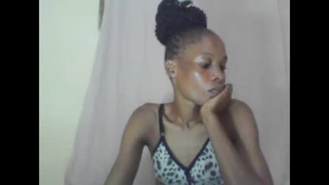 Snapshot of sweetpetite254 chatting on 01/27/25, 06:52 ESTHER online show from 01/27/25, 06:52
