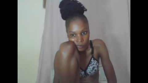 Snapshot of sweetpetite254 chatting on 01/28/25, 02:11 ESTHER online show from 01/28/25, 02:11