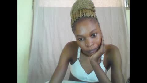 Snapshot of sweetpetite254 chatting on 02/08/25, 06:43 ESTHER online show from 02/08/25, 06:43