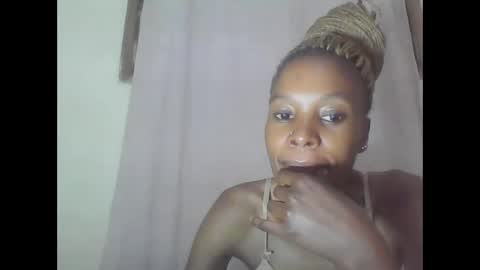 Snapshot of sweetpetite254 chatting on 02/11/25, 05:58 ESTHER online show from 02/11/25, 05:58