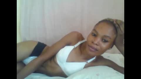 Snapshot of sweetpetite254 chatting on 02/19/25, 06:33 ESTHER online show from 02/19/25, 06:33