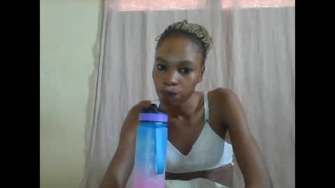 Snapshot of sweetpetite254 chatting on 03/02/25, 12:54 ESTHER online show from 03/02/25, 12:54