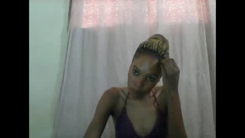 Snapshot of sweetpetite254 chatting on 03/03/25, 12:37 ESTHER online show from 03/03/25, 12:37
