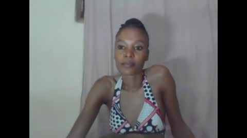 Snapshot of sweetpetite254 chatting on 03/10/25, 01:01 ESTHER online show from 03/10/25, 01:01