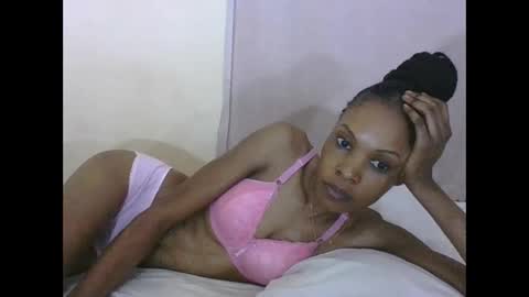 Snapshot of sweetpetite254 chatting on 09/17/25, 02:19 ESTHER online show from 09/17/25, 02:19